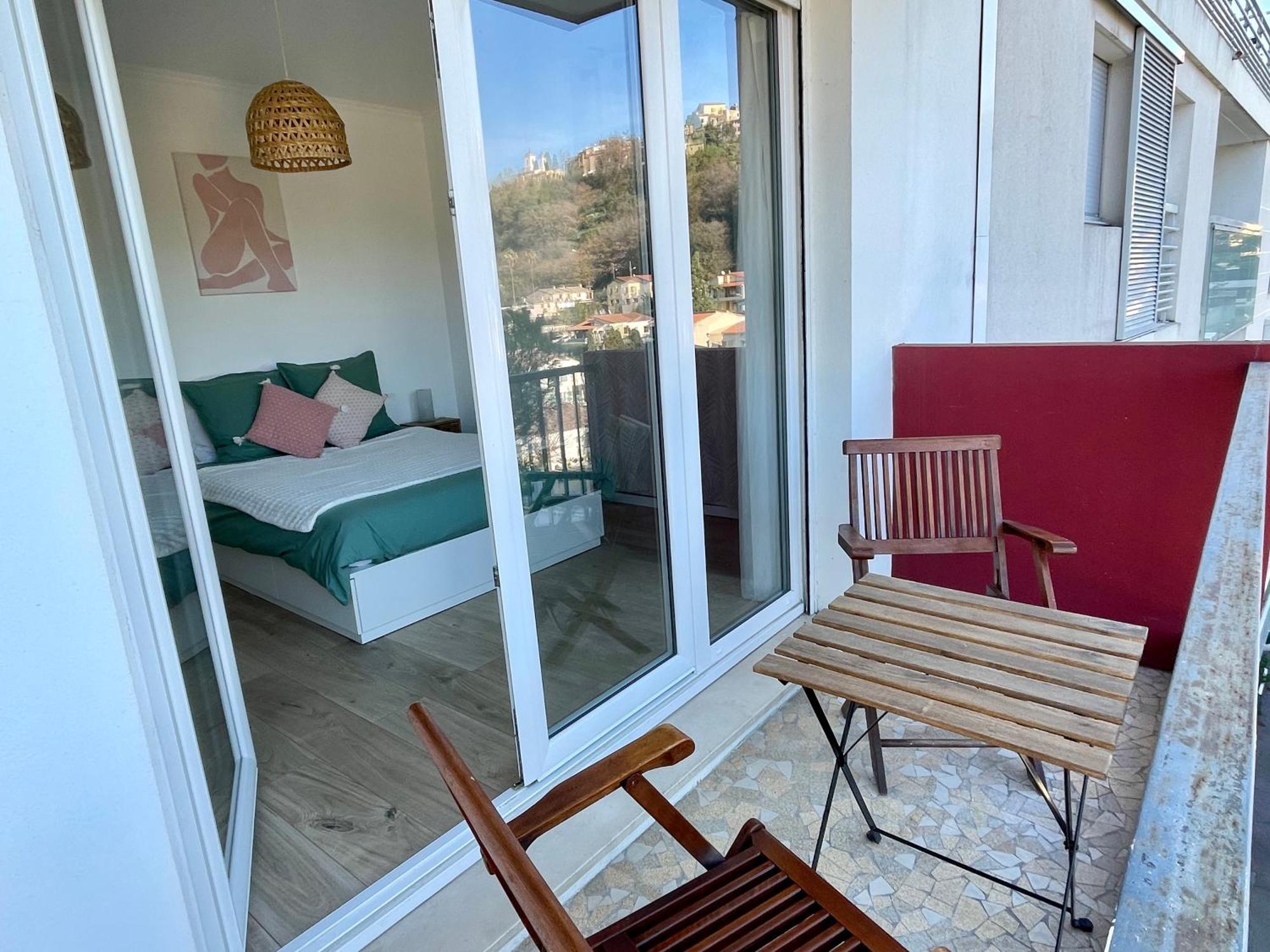 Bright Appartment With View كانيو سور مير المظهر الخارجي الصورة